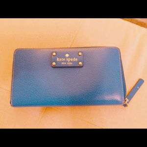 🦋Kate Spade wallet with zipper/coin packet